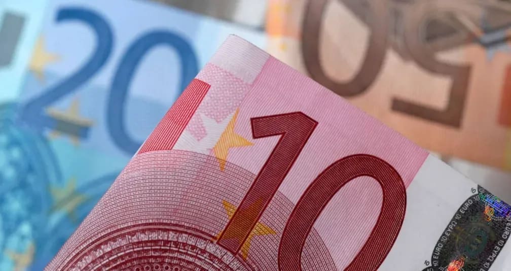عائدات سندات اليورو تسجل أعلى مستوياتها في 17 عاماً