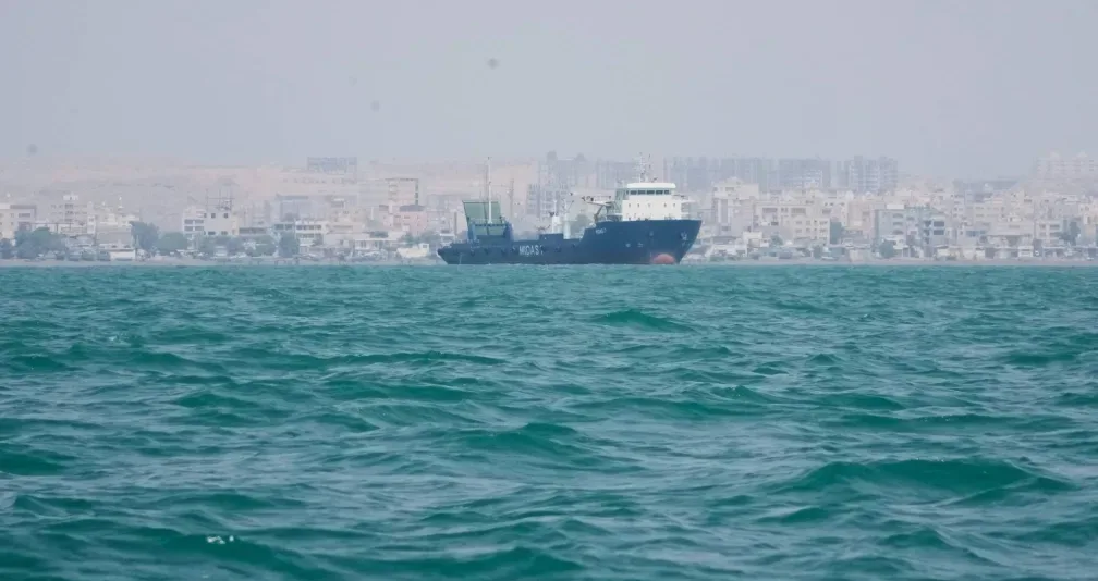 4 سفن فقط عبرت مضيق هرمز في يوم وسط استمرار اضطراب الملاحة